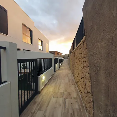 Alquilaencanarias Medano Arecas Apartment *